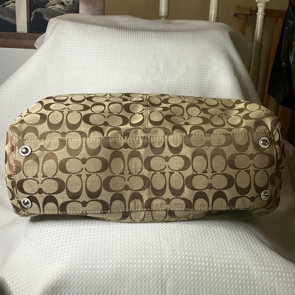 Coach Classic “C” w/White Leather Trim Large Satchel EUC w/Dustbag - Picture 5 of 11